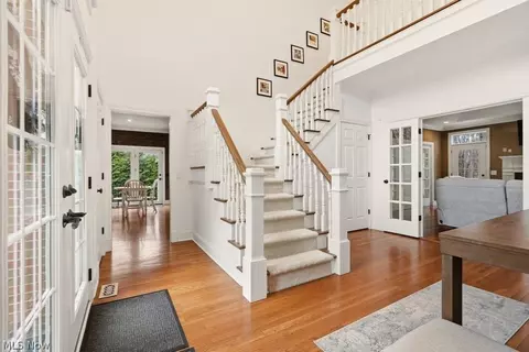 Entry Way - 309 High Blf, Aurora, OH 44202 photo 4 of 5