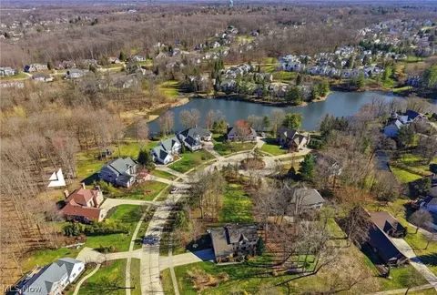 View/Area - 309 High Blf, Aurora, OH 44202 photo 2 of 3