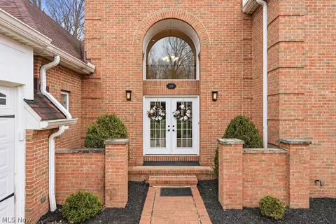 Entry Way - 309 High Blf, Aurora, OH 44202 photo 1 of 5