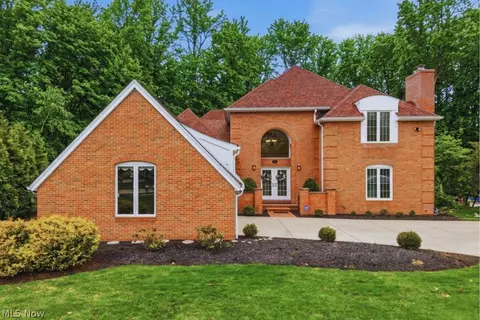 309 High Blf, Aurora, OH 44202