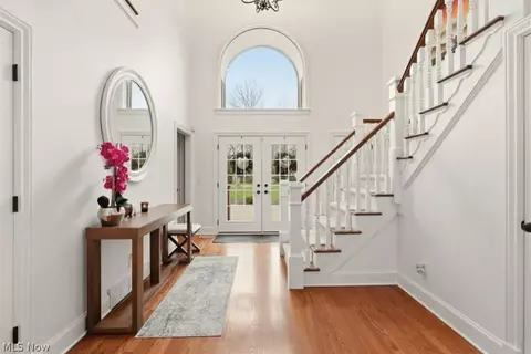 Entry Way - 309 High Blf, Aurora, OH 44202 photo 3 of 5