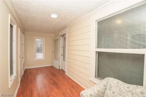Entry Way - 81 E Dalton St, Akron, OH 44310 photo 2 of 7