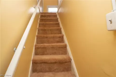 Entry Way - 81 E Dalton St, Akron, OH 44310 photo 6 of 7
