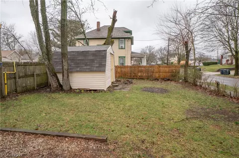 Exterior - 81 E Dalton St, Akron, OH 44310 photo 4 of 8