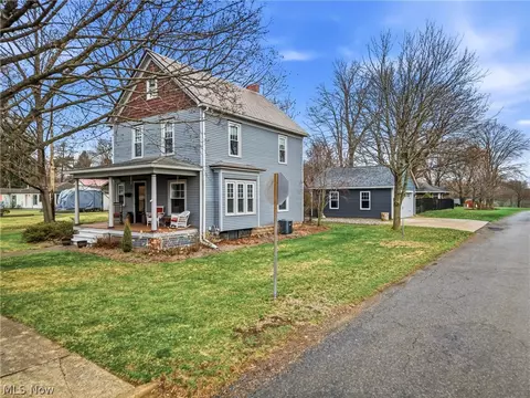 255 Walnut St, Leetonia, OH 44431