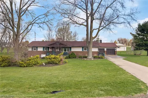7451 Hahn St, Louisville, OH 44641