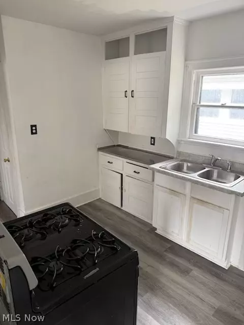 Kitchen - 49 W Salome Ave, Akron, OH 44310 photo 2 of 2
