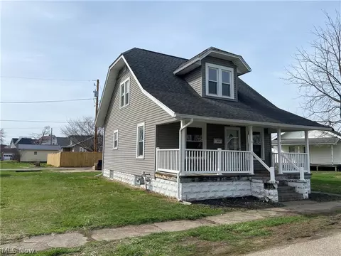 428 Chestnut St, Newcomerstown, OH 43832