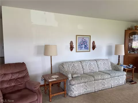 5671 E State Rd, Newcomerstown, OH 43832 photo 4