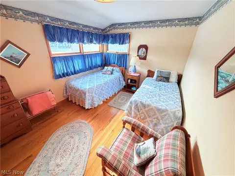 Bedroom - 7631 E Downend Dr, Lakeside Marblehead, OH 43440 photo 2 of 5