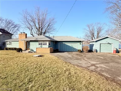 Exterior - 7631 E Downend Dr, Lakeside Marblehead, OH 43440 photo 10 of 14