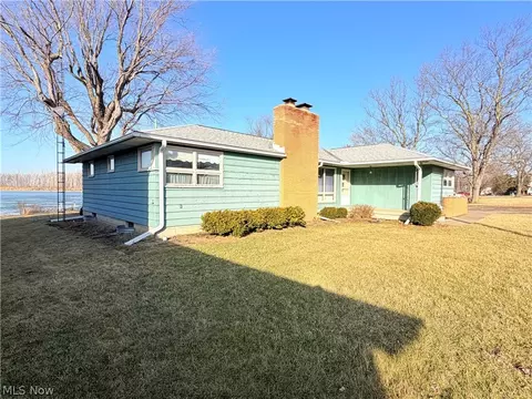 Exterior - 7631 E Downend Dr, Lakeside Marblehead, OH 43440 photo 9 of 14