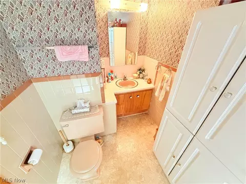 Bath - 7631 E Downend Dr, Lakeside Marblehead, OH 43440 photo 1 of 2