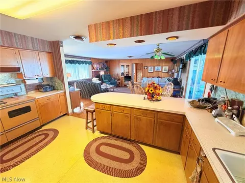 Kitchen - 7631 E Downend Dr, Lakeside Marblehead, OH 43440 photo 2 of 2