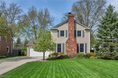 23066 Stoneybrook Dr, North Olmsted, OH 44070