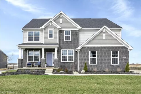 36662 W Shore Pkwy, North Ridgeville, OH 44039