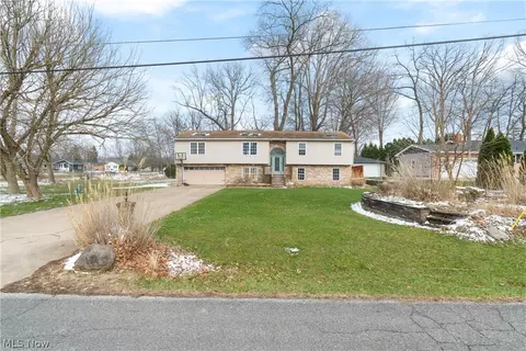 4885 Will Dr, New Franklin, OH 44319