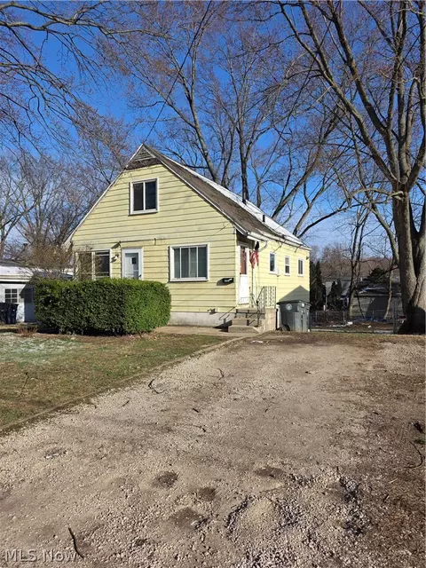 1391 Alphada Ave, Akron, OH 44310