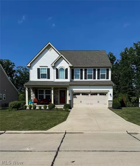 8721 Summer Wind Ln, Mentor, OH 44060