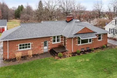 289 Richmond Rd, Richmond Heights, OH 44143