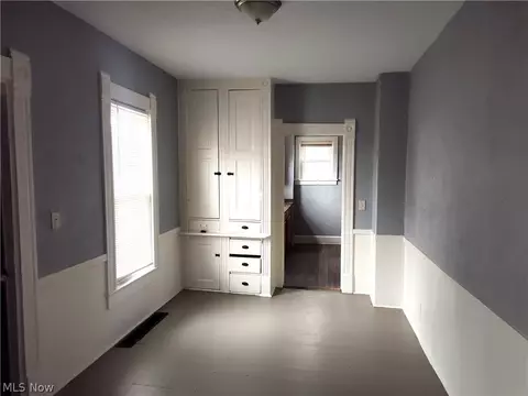 Entry Way - 4826 Cornell Ave, Ashtabula, OH 44004 photo 1 of 6