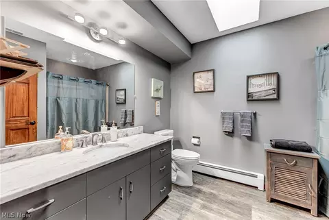 Bath - 2960 Millgate Dr, Willoughby Hills, OH 44094 photo 3 of 4