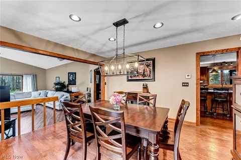 Dining - 2960 Millgate Dr, Willoughby Hills, OH 44094 photo 3 of 4