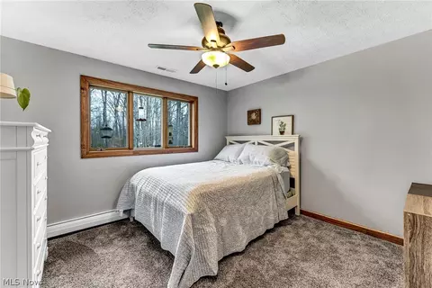 Bedroom - 2960 Millgate Dr, Willoughby Hills, OH 44094 photo 4 of 5