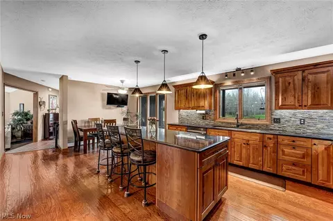 Kitchen - 2960 Millgate Dr, Willoughby Hills, OH 44094 photo 1 of 5