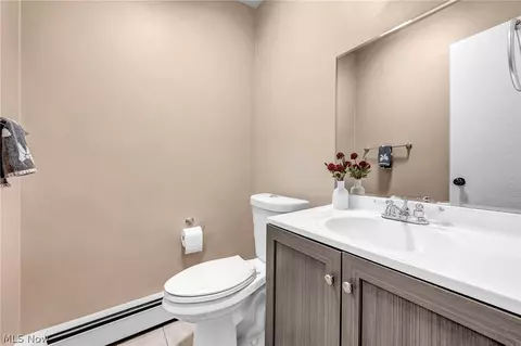 Bath - 2960 Millgate Dr, Willoughby Hills, OH 44094 photo 4 of 4