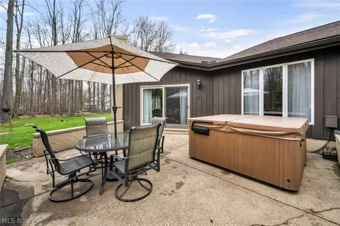 Exterior - 2960 Millgate Dr, Willoughby Hills, OH 44094 photo 2 of 11