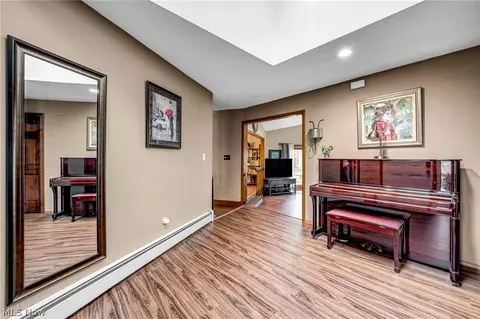 Entry Way - 2960 Millgate Dr, Willoughby Hills, OH 44094 photo 2 of 2