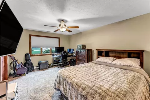 Bedroom - 2960 Millgate Dr, Willoughby Hills, OH 44094 photo 5 of 5