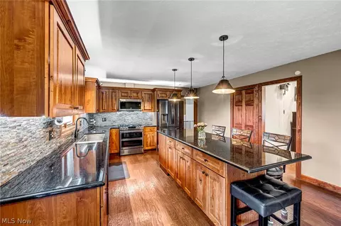 Kitchen - 2960 Millgate Dr, Willoughby Hills, OH 44094 photo 3 of 5