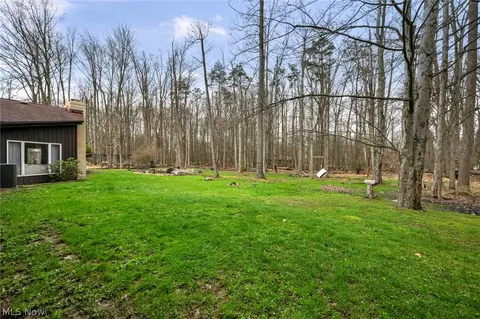 Exterior - 2960 Millgate Dr, Willoughby Hills, OH 44094 photo 5 of 11