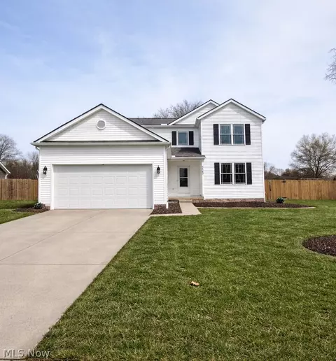 5343 Winding Creek Dr, Ravenna, OH 44266