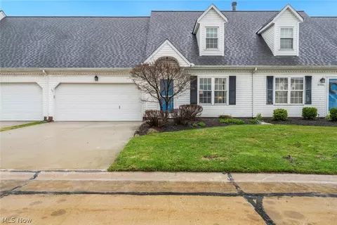 37608 Sturbridge Ln, Willoughby, OH 44094