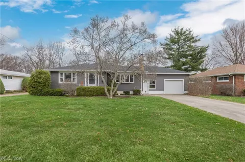 1428 Westwood Dr, Lorain, OH 44053