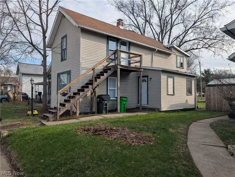 722 John, Coshocton, OH 43812