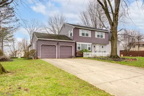 5981 Wiclif St NE, Canton, OH 44721