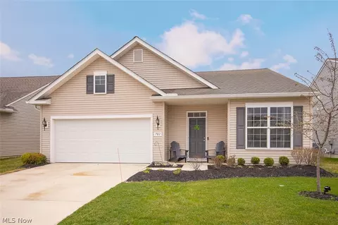 701 Cedar Crest Dr, Elyria, OH 44035