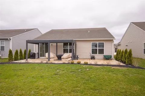 Exterior - 701 Cedar Crest Dr, Elyria, OH 44035 photo 3 of 6