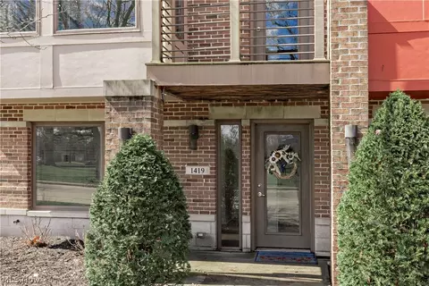 1419 Slate Ct, Cleveland Heights, OH 44118
