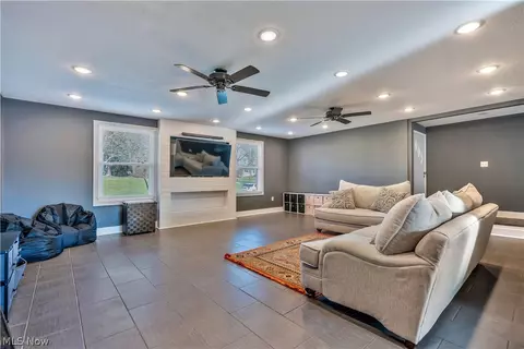 6116 Melody Rd NE, Canton, OH 44721 photo 3