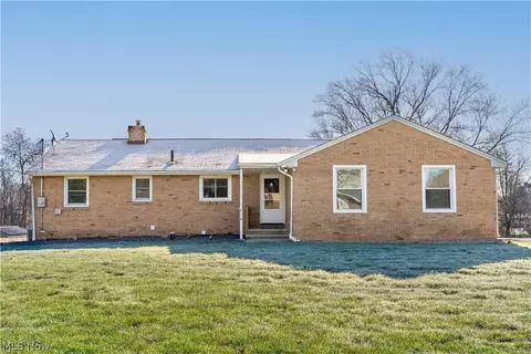 6116 Melody Rd NE, Canton, OH 44721