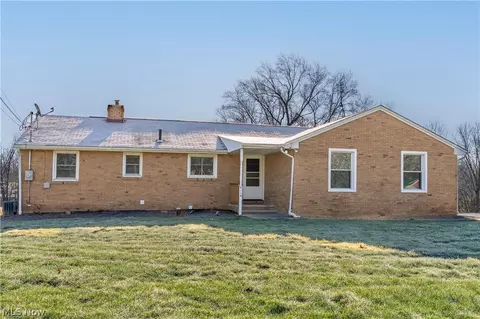 6116 Melody Rd NE, Canton, OH 44721 photo 2