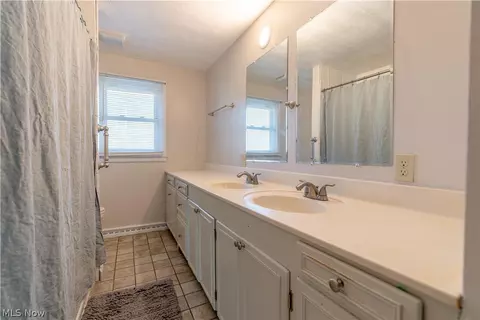 6116 Melody Rd NE, Canton, OH 44721 photo 17