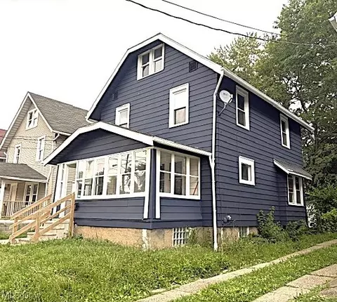 877 Hammel St, Akron, OH 44306