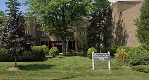 3701 Mayfield Rd, Cleveland Heights, OH 44121