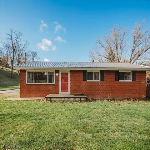 1808 29th St, Vienna, WV 26105